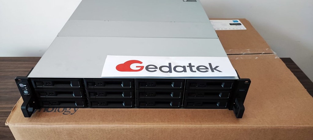 Synology RS2423+ - 1 fuente de energía