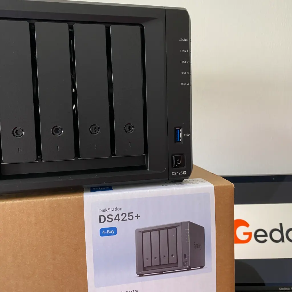 Synology DS425+ con 2 discos de 16TB HAT3310-16T