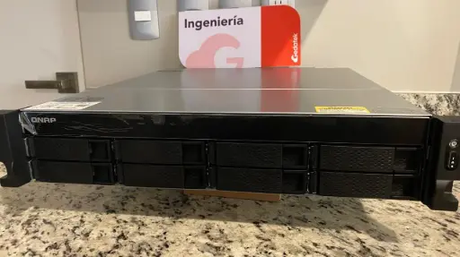 QNAP TS-832PXU-RP-4GQ - Incluye 8 discos de 12TB Toshiba N300 96TB Totales